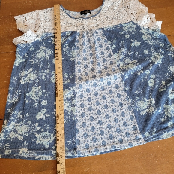Suzanne Betro Womens Ivory & Blue Floral Lace Blouse Plus Size 4X - Picture 5 of 11